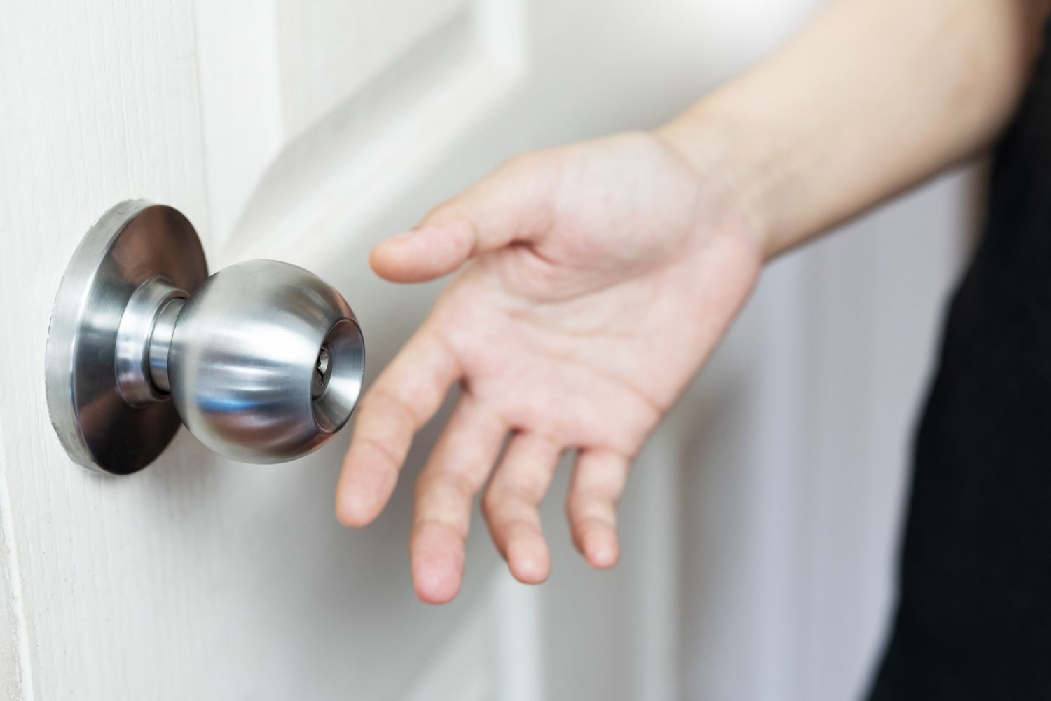 What To Do If A Doorknob Turns But The Door Does Not Open Locksmith Service in Toronto