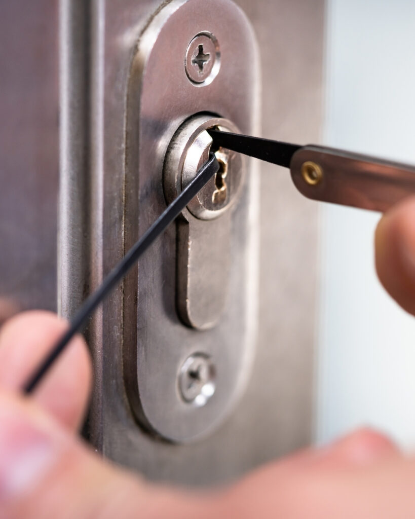 commercial door lock installation richmond hill ontario locksmith service
